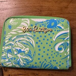 Lilly Pulitzer Limeaid Roar Of The Jungle Charlotte Green and Blue Wristlet